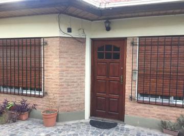 Departamento · 53m² · 3 Ambientes · 1 Cochera · Inmueble Re Tasado - Ph de 3 Ambientes con Cochera Fija. Lomas de Zamora Este. Venta Directa