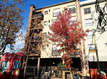 Departamento · 57m² · 3 Ambientes · 1 Cochera · Remedios de Escalada Al 300 - Lindo 3 Ambientes con Parrilla y Cochera