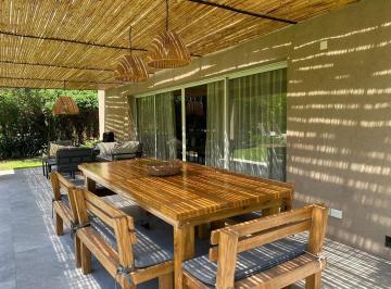 Casa · 300m² · 5 Ambientes · 4 Cocheras · Casa en Barrio Cerrado Don Torcuat - 4 Dorm - Pileta