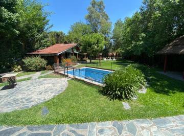 Quinta vacacional · 130m² · 5 Ambientes · 4 Cocheras · Casa Quinta en Venta - Parque Leloir