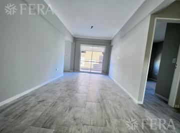 Departamento · 50m² · 3 Ambientes · 1 Cochera · Venta de Departamento 3 Ambientes con Espacio Guardacoche en Sarandi