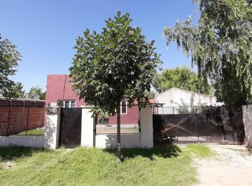 Casa · 70m² · 2 Dormitorios · 1 Cochera · Hermosa Casa Bº Padre Varela