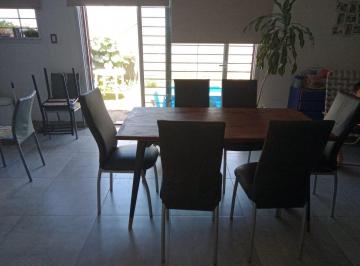 Casa · 250m² · 8 Ambientes · 2 Cocheras · Casa en Venta de 3 Dorm. C/ Cochera en Carrara