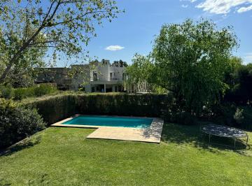 Casa de 8 ambientes, Tigre · Alquiler Febrero, Santa Bárbara