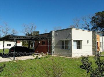 Casa · 200m² · 4 Dormitorios · 2 Cocheras · Hermosa Casa con Gran Terreno en Madariaga