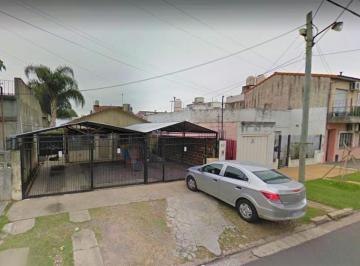 Casa · 60m² · 5 Ambientes · 3 Cocheras · Venta/permuta Casa Sobre Lote de 10 X 43 m Ramos Mejia