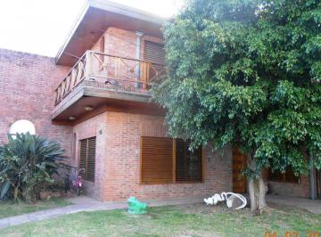 1727937081.jpg · Casa en Venta Ubicado en Temperley, Lomas de Zamora, G. B. a. Zona Sur