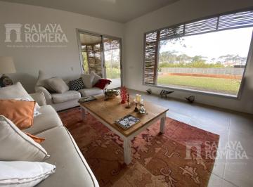 Casa · 180m² · 3 Ambientes · Venta - Alquiler - Casa 2 Dorm en Chihuahua, Punta Ballena. Sho