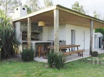 Casa · 1000m² · 4 Ambientes · 2 Cocheras · Alquiler Temporal: 3 Dorm. Zona Mas Trendy de La Barra