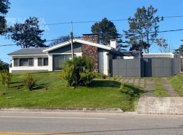 Casa · 220m² · 3 Ambientes · 2 Cocheras · Venta - Casa, Reciclada, Av Cordoba, Punta del Este Sho