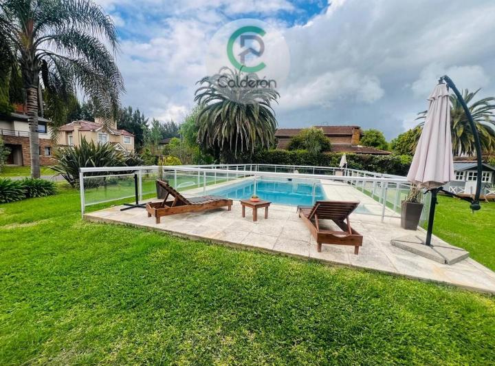 Casa · 223m² · 4 Ambientes · 7 Cocheras