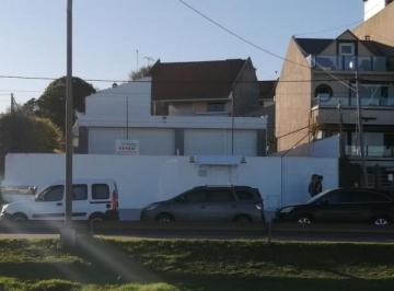 Hotel de 10 ambientes, Mar del Plata · Propiedad Ex Hotel Sobre La Costa con Plena Vista Al Mar. Oportunidad Real!
