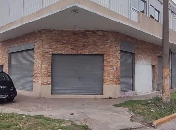 Local comercial de 6 ambientes, Quilmes · Local Comercial, 500 m² Cubiertos en Dos Plantas