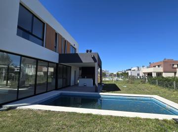 Casa de 5 ambientes, San Vicente · Casa en Barrio El Principado Ciudad Nautica a Estrenar.