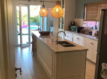 Casa de 5 ambientes, Tigre · Alquiler Verano, en La Comarca