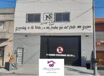 Depósito · 195m² · Galpon en Alquiler en Lanus Este - 240 m² Totales