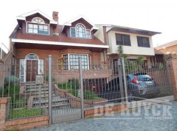 Casa · 265m² · 4 Ambientes · 2 Cocheras · Chalet en Venta en Berazategui Oeste