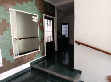 Departamento · 45m² · 2 Ambientes · Departamento 2do Piso por Escalera