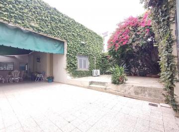 Casa de 3 ambientes, Parque Avellaneda · Cómoda Casa con Patio Terraza Parrilla Garage