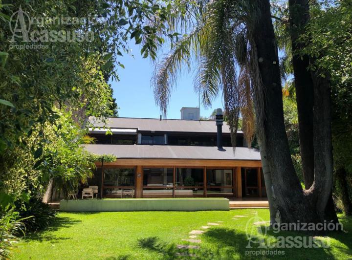 Casa · 397m² · 6 Ambientes · 1 Cochera