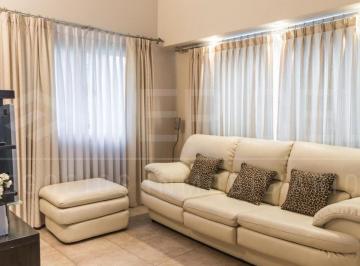 Casa · 250m² · 4 Ambientes · 1 Cochera · Casa a La Venta St Thomas Sur - Canning - 4 Amb con Piscina