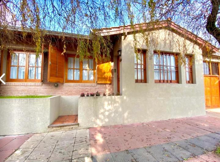 Casa · 197m² · 5 Ambientes · 1 Cochera