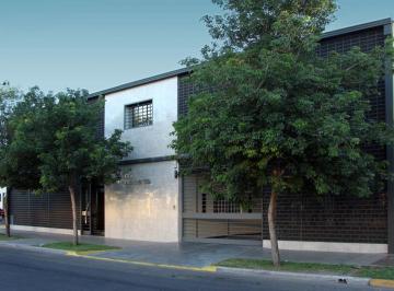 Local comercial , Ciudad de Santa Fe · Excelente Local Comercial con Oficinas Sobre Importante Av en Santa Fe.