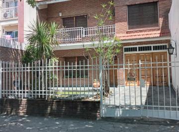 Casa · 280m² · 7 Ambientes · Casa - Moron Sur