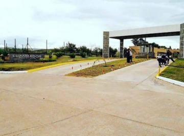 Terreno · 556m² · Lote Venta en Country El Mirador - C/escritura U$s 25.000