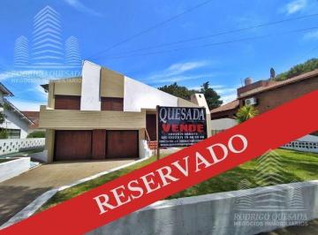 Casa · 153m² · 3 Ambientes · 1 Cochera · Casa Mas Departamento de Dos Ambientes en un Hermoso Barrio Residencial de Mar de Ajo!