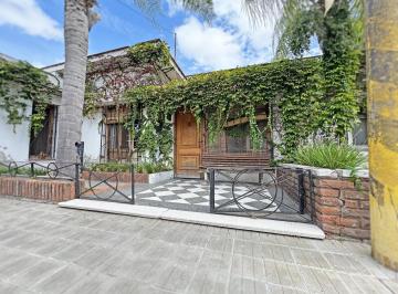 Casa · 130m² · 3 Dormitorios · 1 Cochera · Casa en Venta