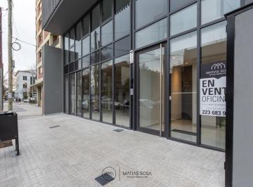 Local comercial · 92m² · 1 Ambiente · Local Comercial - a Estrenar - Patio - Zona Macrocentro