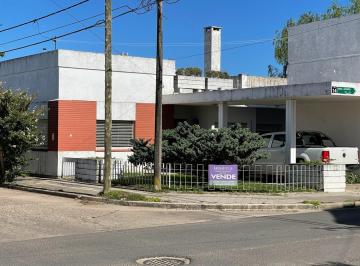 Casa de 10 ambientes, Gualeguay · Casa en Venta - Hipolito Irigoyen 213 y Güemes - Gualeguay, Entre Rios.