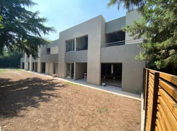 Casa de 3 ambientes, Tigre · Benavidez Village - Duplex 3 Amb. Jardin y Cochera