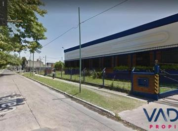 Bodega-Galpón · 1800m² · Nave Industrial/galpón en Alquiler en Berazategui
