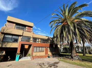 Casa · 450m² · 6 Ambientes · 1 Cochera · Casa en Venta en Francisco Álvarez