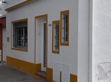 PH de 2 ambientes, Morón · Casita Al Frente, Para Entrar a Vivir.