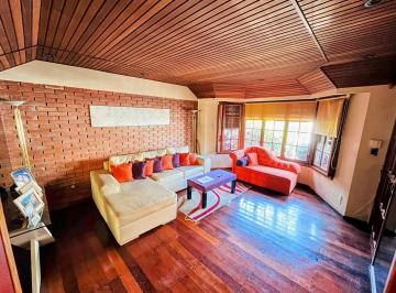Casa de 6 ambientes, La Matanza · Chalet en Venta en Ramos Mejía
