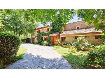 Casa · 267m² · 4 Ambientes · 2 Cocheras · Casa Tres Dorm.. Fisherton