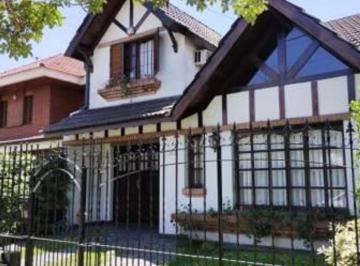 Casa · 200m² · 4 Ambientes · 3 Cocheras · Venta Chalet Ituzaingo Norte