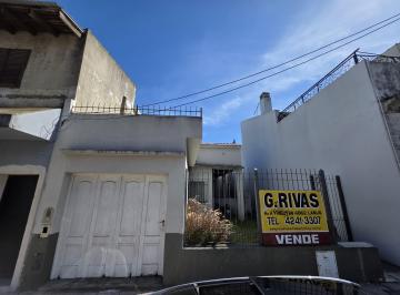 Casa de 4 ambientes, Lanús · Casa en Venta Ubicado en Remedios de Escalada, Lanús, G. B. a. Zona Sur