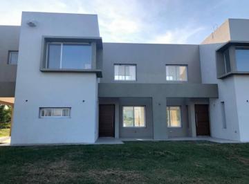 Casa · 103m² · 5 Ambientes · 1 Cochera · Conquipropiedades - Venta Casa en La Cañada de Pilar