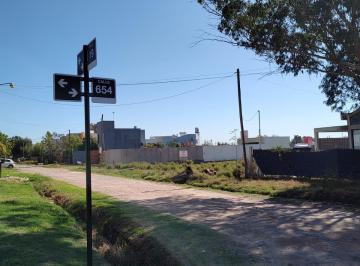 Terreno , La Plata · Retasado! P. Sicardi 19 E/ - 653 y 654 / 18 Bis E/ - 653 y 654 Lotes 8,66 X 34,64 Mt