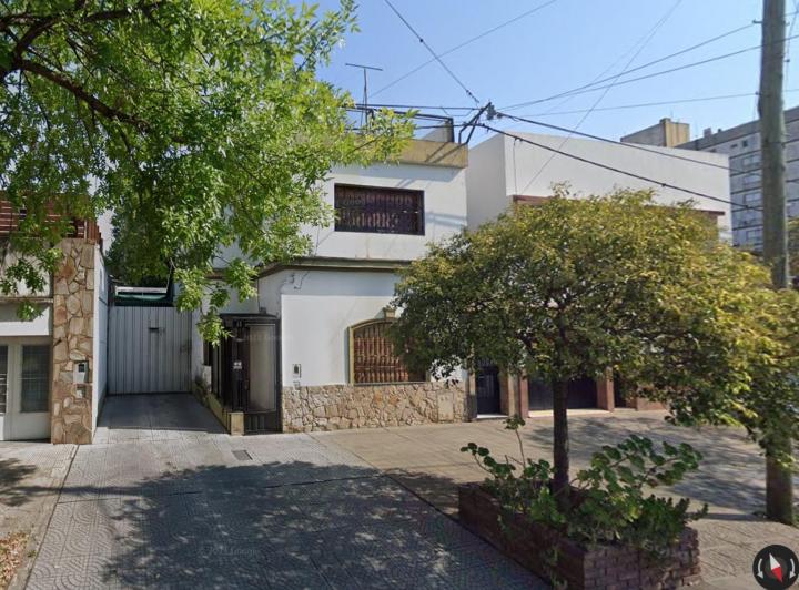 Casa · 140m² · 7 Ambientes · 3 Cocheras