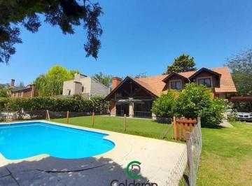Casa · 260m² · 5 Ambientes · 5 Cocheras · Casa en Venta en Country Club Banco Provincia, Moreno, G. B