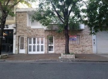 Casa · 300m² · 5 Ambientes · 1 Cochera · Venta Casa Amplia en Calle Galvez Al 1300, Ideal Familias