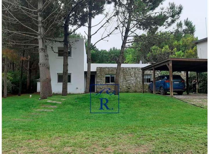 Casa · 1000m² · 5 Ambientes
