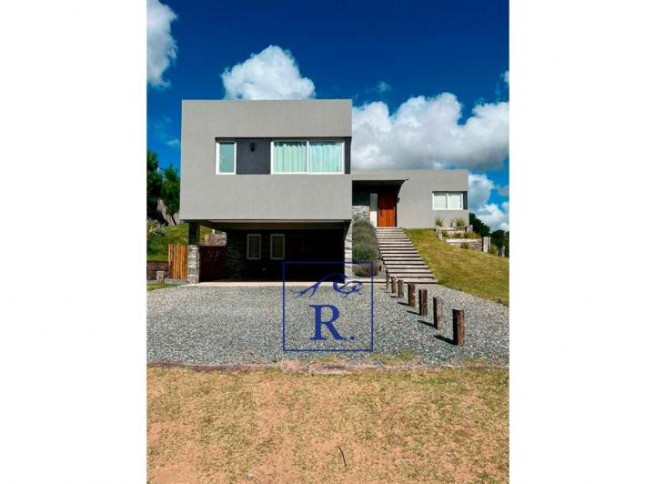 Casa · 1000m² · 6 Ambientes