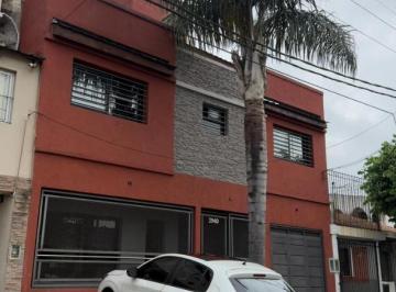 Casa · 220m² · 6 Ambientes · 3 Cocheras · Casa en Venta 6 Ambientes con Cochera y Pileta