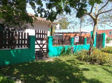 Casa · 180m² · 4 Dormitorios · 3 Cocheras · Venta de Dos Casas en Miramar Parque Mar, Apta Creditooportunidad